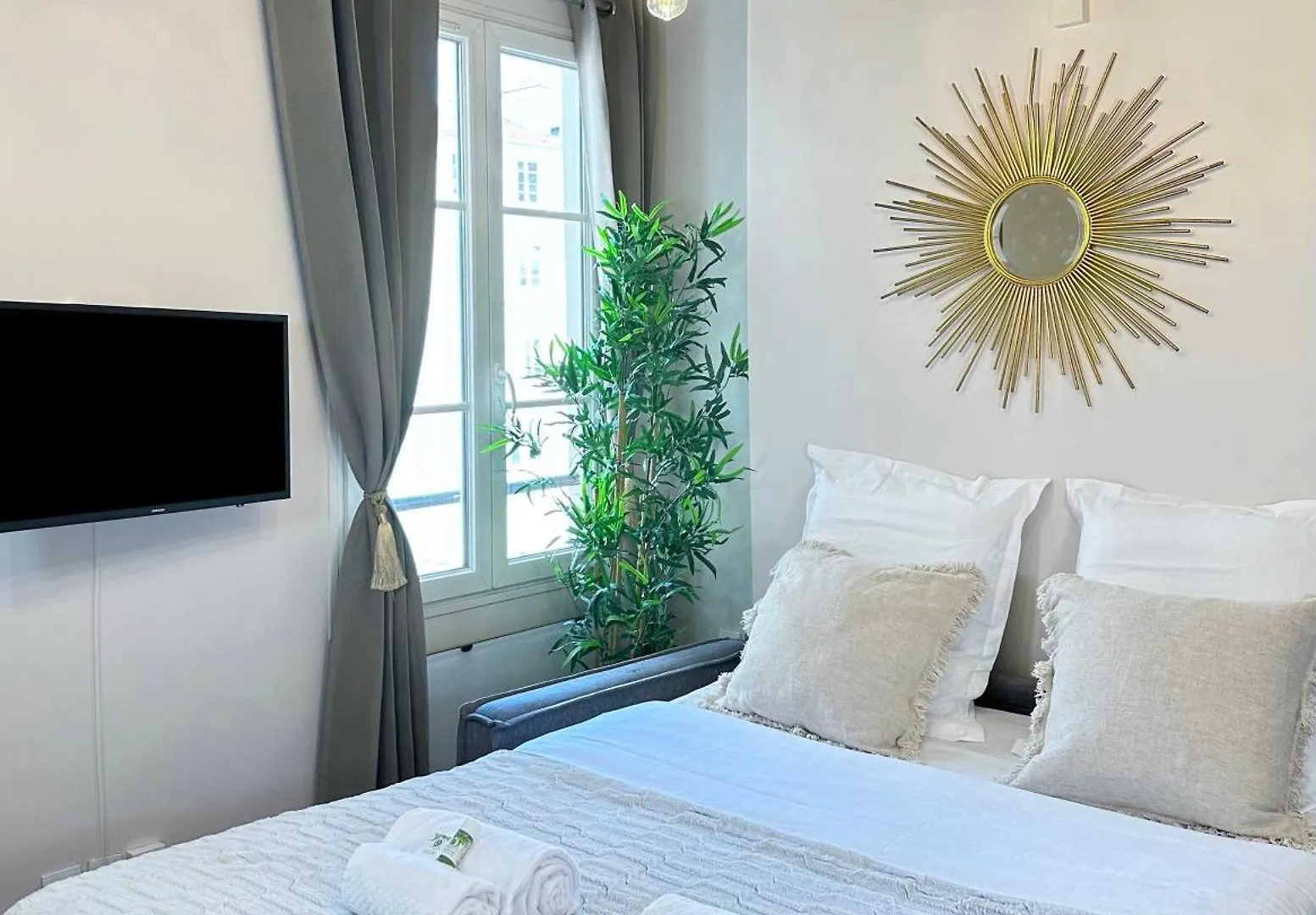 Eiffel Tower Gem Stylish & Unique Apartment Paris 0*,  France